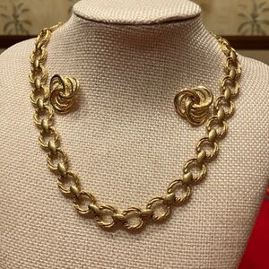 CROWN TRIFARI SET GOLD CLASSIC NECKLACE 15 3/4” and TRIFARI EARRINGS